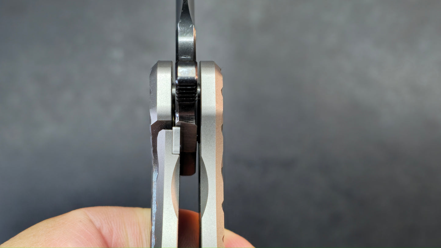 Sixleaf SL-94 Frag pattern Titanium Handle Satin/Black DLC M390