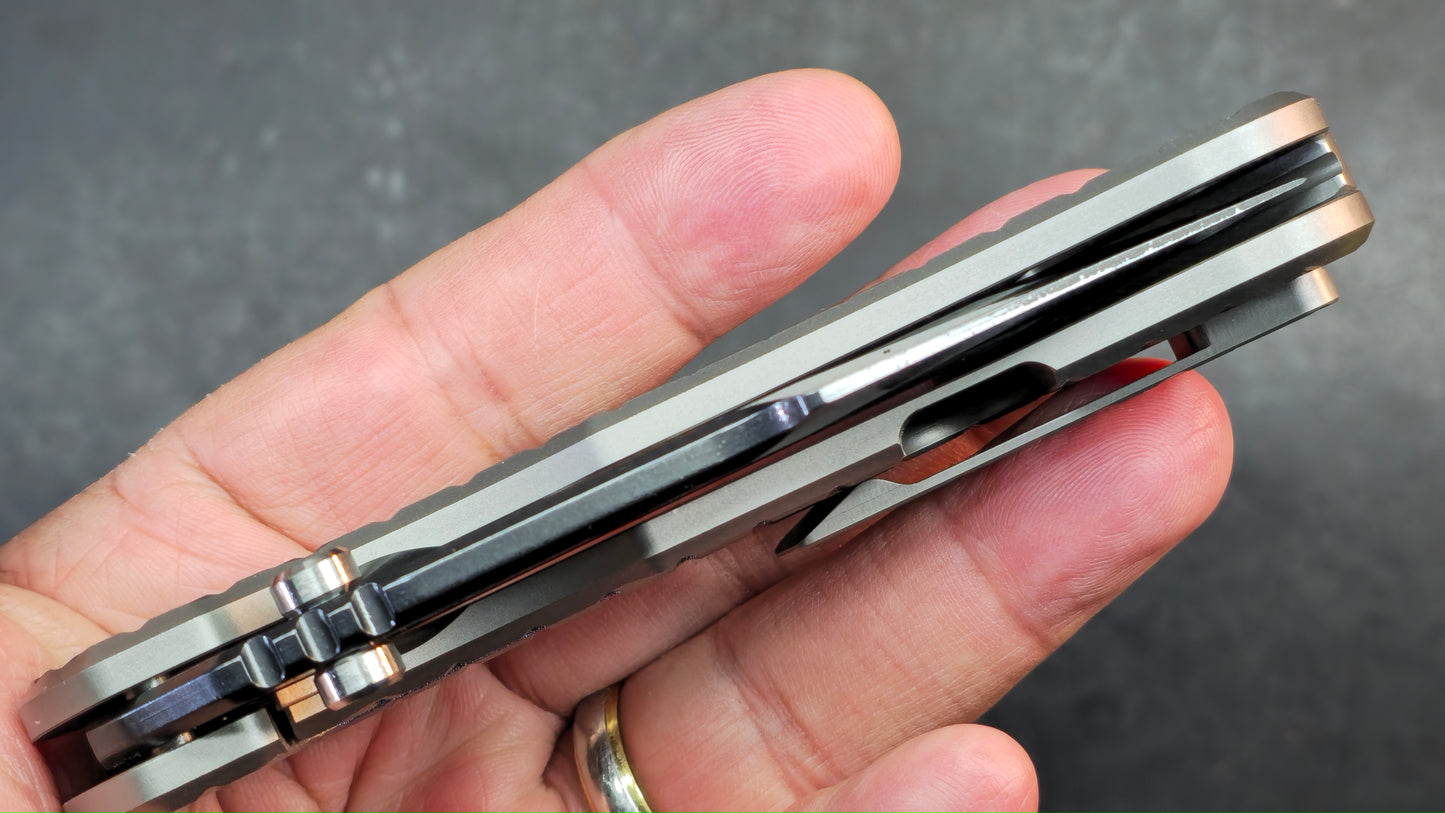 Sixleaf SL-94 Frag pattern Titanium Handle Satin/Black DLC M390