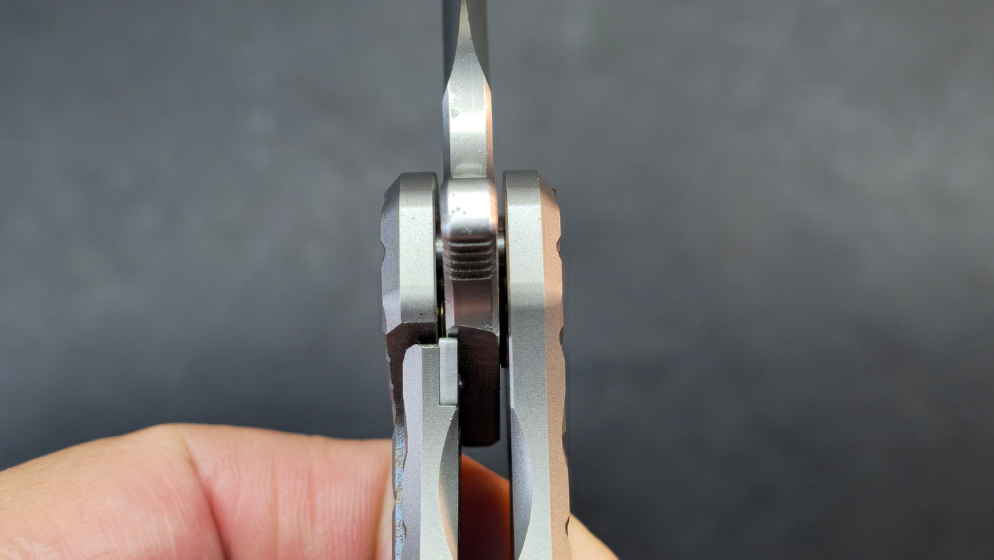 Sixleaf SL-94 Frag pattern Titanium Handle Satin/Black DLC M390