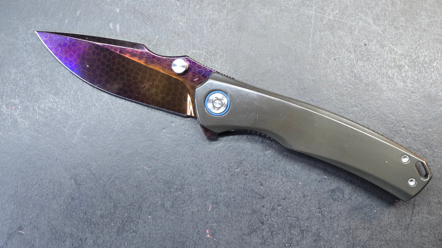 SixLeaf SL-93 7/10 Zirconium Handle, Dragon Scale Damascus Blade