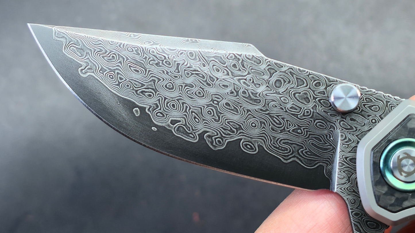 SixLeaf SL-89 Titanium/CF Black Damascus-VG10 Blade