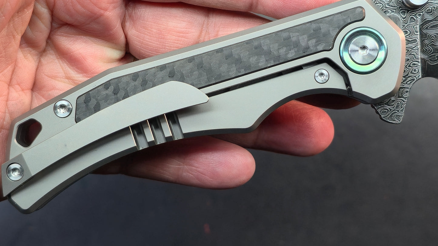 SixLeaf SL-89 Titanium/CF Black Damascus-VG10 Blade