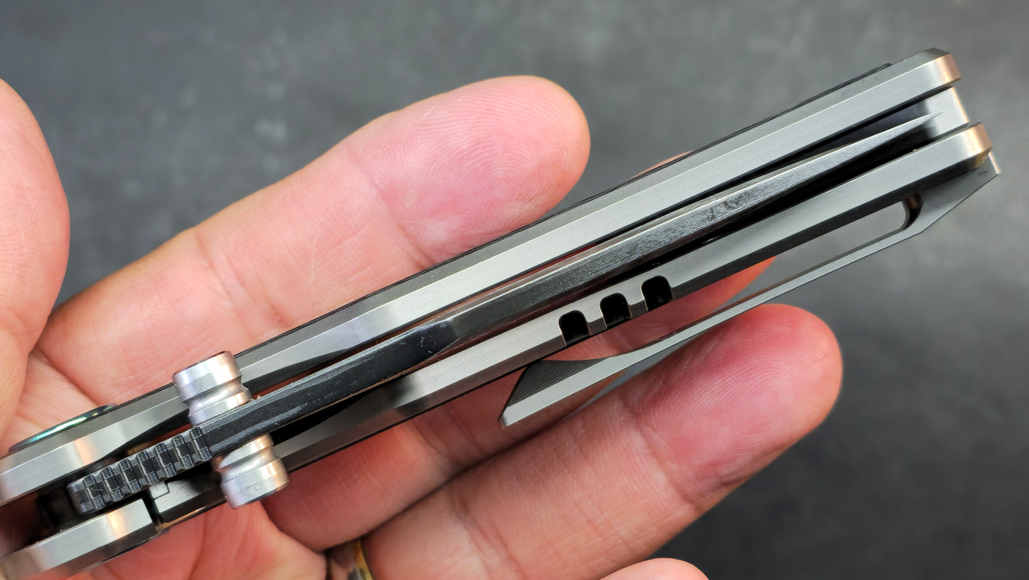 SixLeaf SL-89 Titanium/CF Black Damascus-VG10 Blade