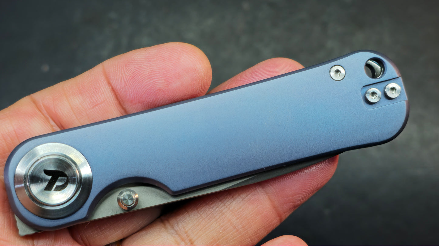 DREAMTECH Button liner lock system Titanium Handle VG10 Blade