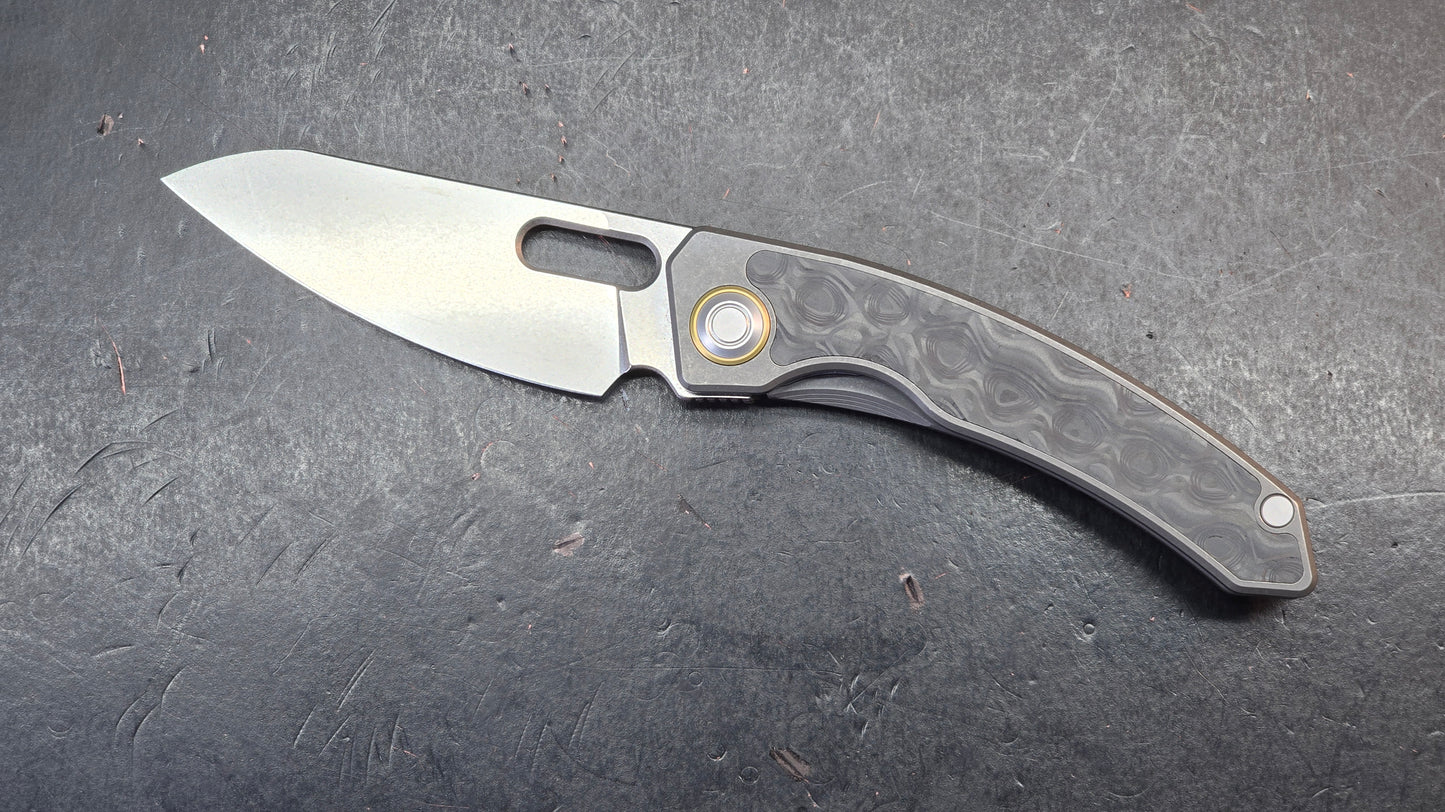 Maxace Black Mirror Carbon Fiber and Titanium Handle M390 Blade