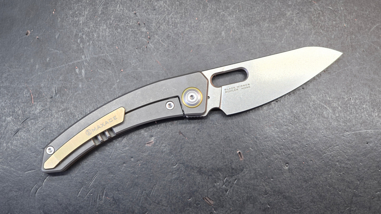 Maxace Black Mirror Carbon Fiber and Titanium Handle M390 Blade