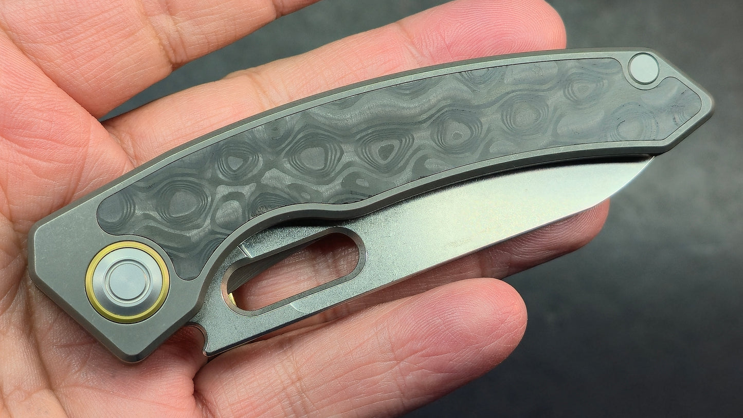 Maxace Black Mirror Carbon Fiber and Titanium Handle M390 Blade