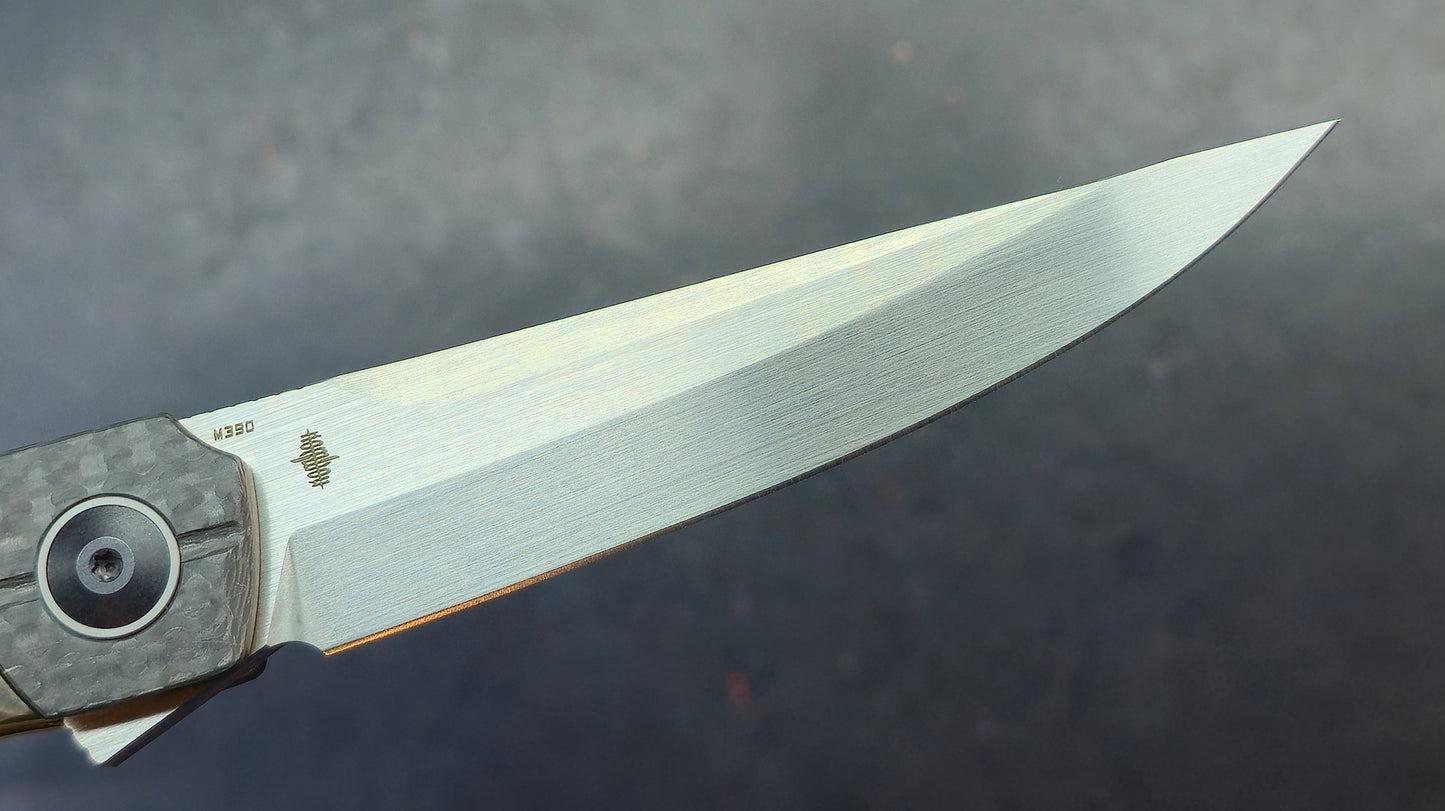 BESTECH THYRA BT2106B Titanium+Carbon Fiber Inlay Handle: 3.56" M390 Blade
