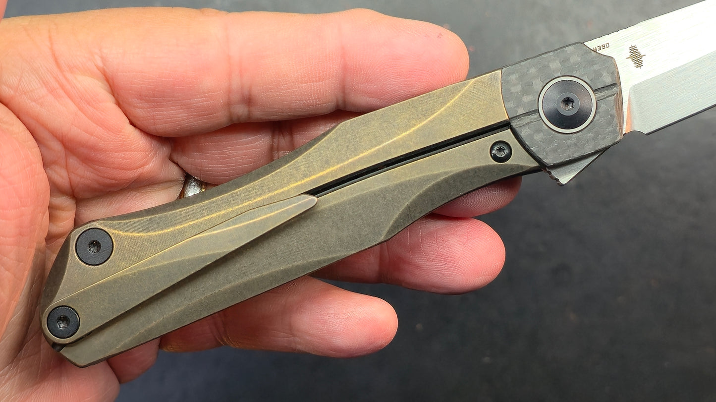 BESTECH THYRA BT2106B Titanium+Carbon Fiber Inlay Handle: 3.56" M390 Blade