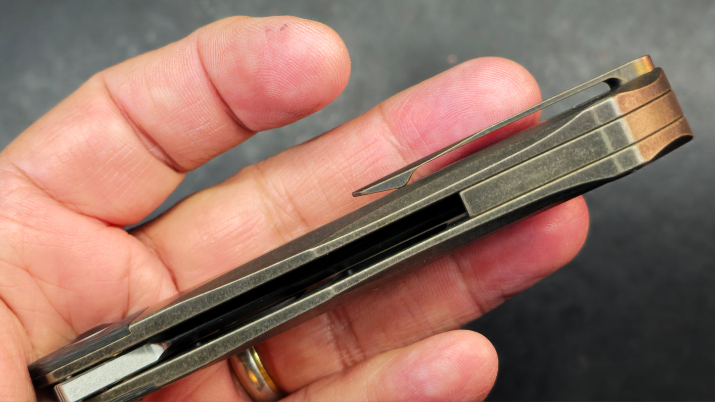 BESTECH THYRA BT2106B Titanium+Carbon Fiber Inlay Handle: 3.56" M390 Blade