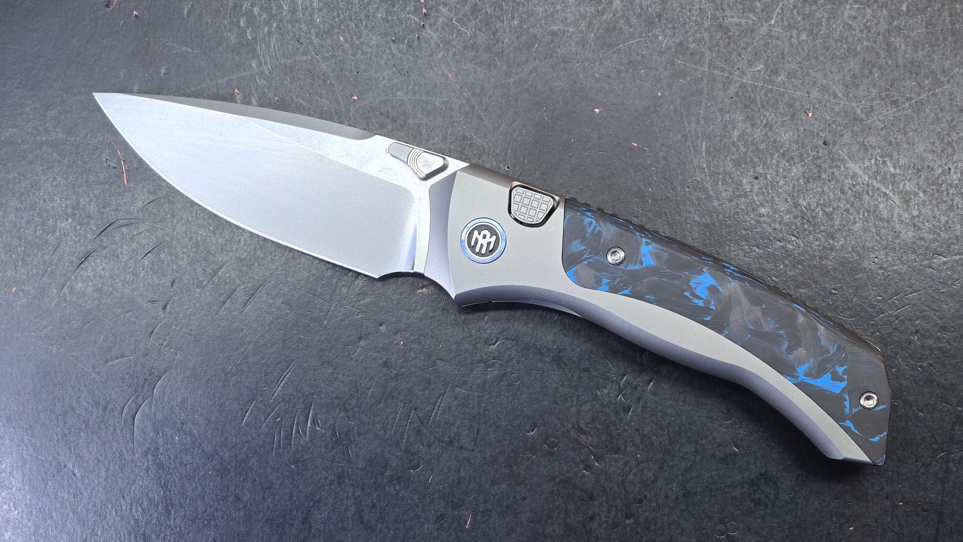 Remette RT-Steed Button FRAME LOCK Blue Carbon Fiber & Titanium Handle M390