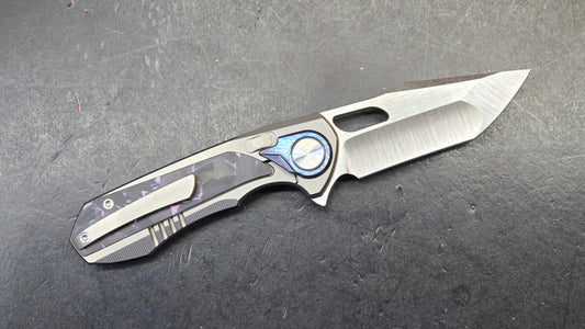 Remette Knives RT-Saker Falcon Button FRAME LOCK Titanium and Carbon Fiber Handle M390 Blade