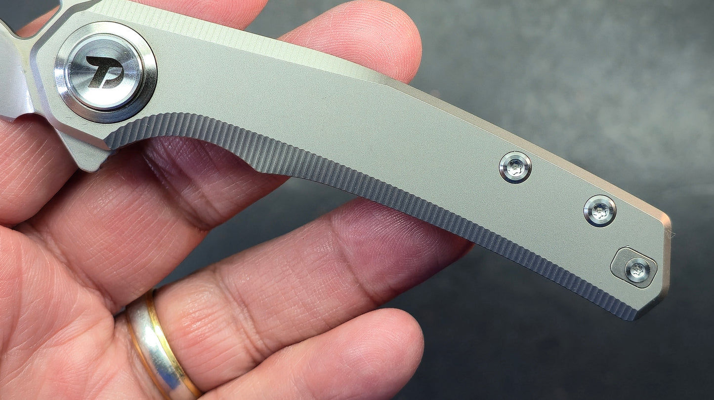 DREAMTECH D4281 Button Liner Lock Gray/Bronze Titanium M390 Blade (DISCOUNT IN CART)
