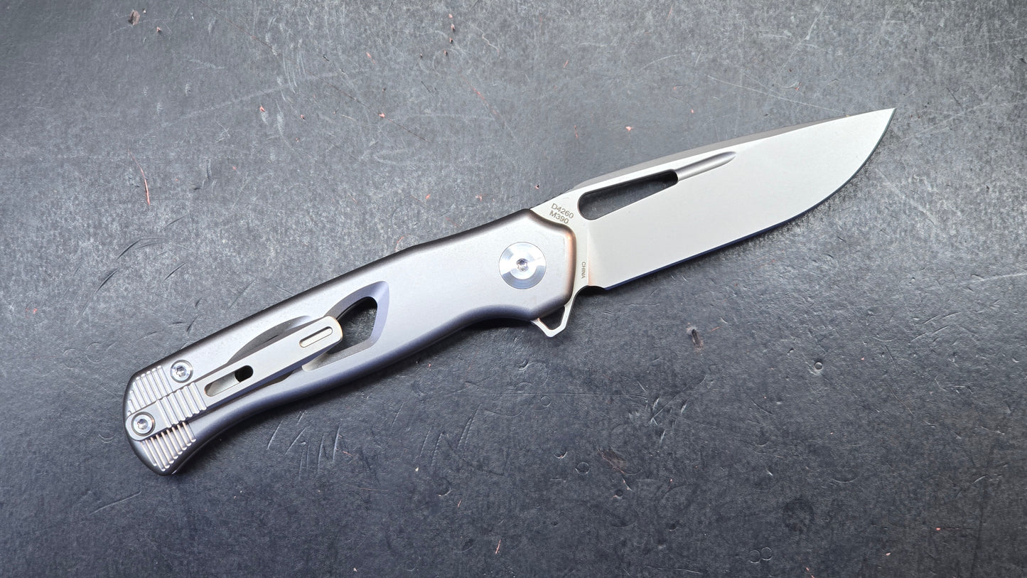 DREAMTECH D4260 Button Liner Lock Titanium Handle M390 Blade (DISCOUNT IN CART)