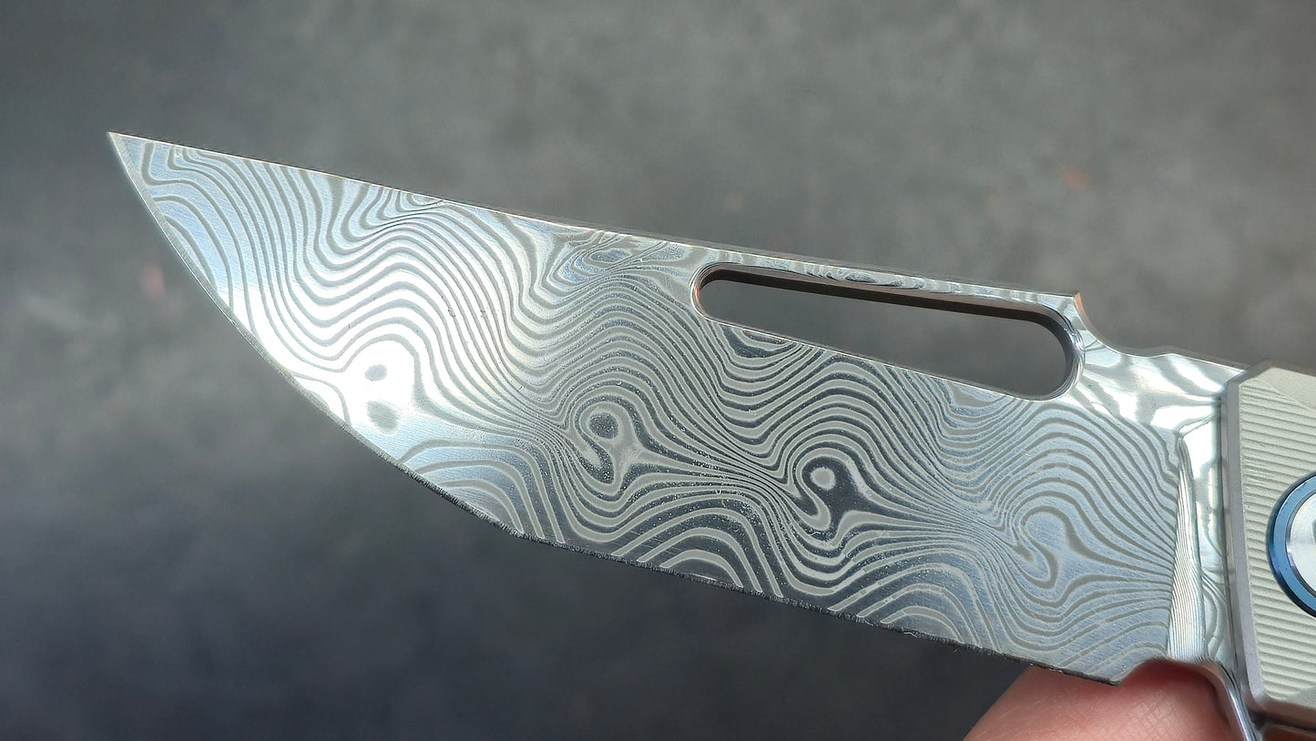 Sixleaf SL-31 Titanium/CF Handle RWL34+PMC27 Blade (SALE price in cart)