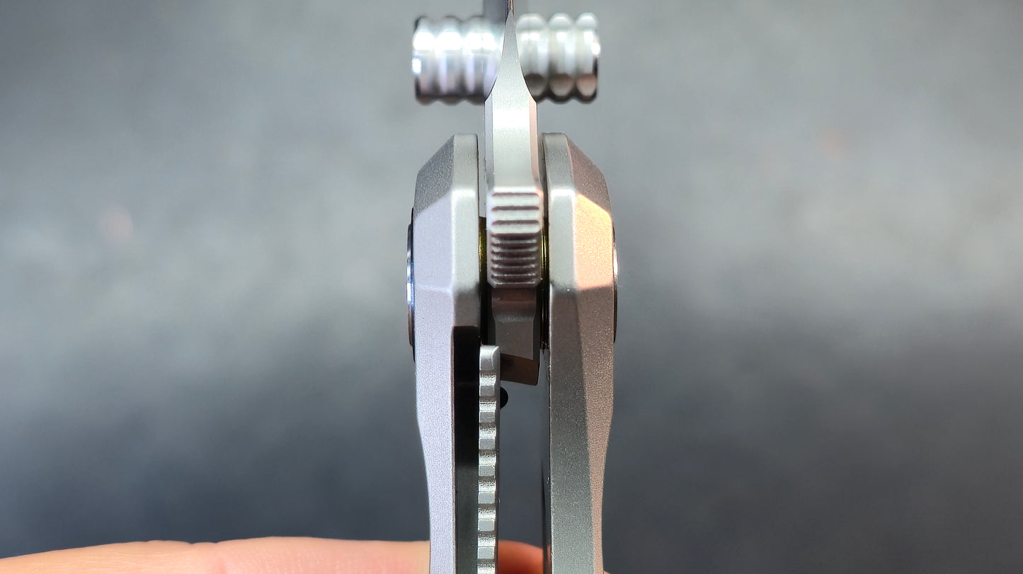 SixLeaf SL-81 Titanium Handle 10Cr15Mov (SALE price in cart)