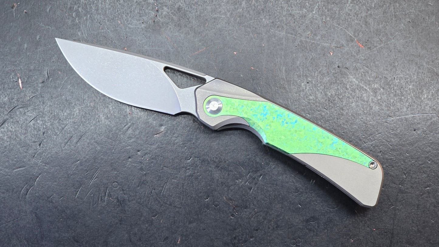 Kizer Topsail Green Titanium/Crystallized Titanium Handle M390