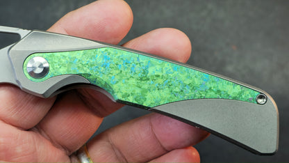 Kizer Topsail Green Titanium/Crystallized Titanium Handle M390