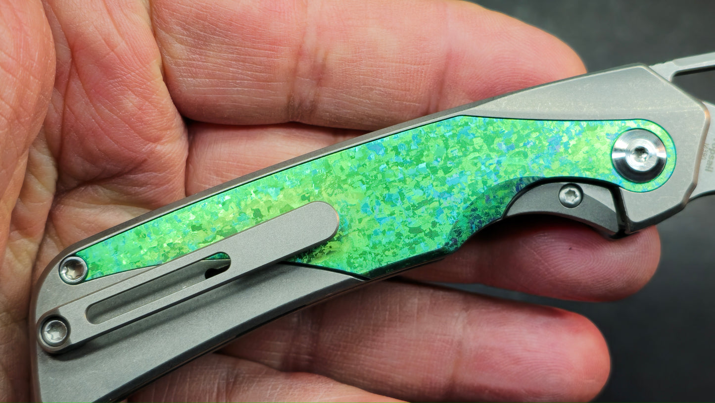 Kizer Topsail Green Titanium/Crystallized Titanium Handle M390