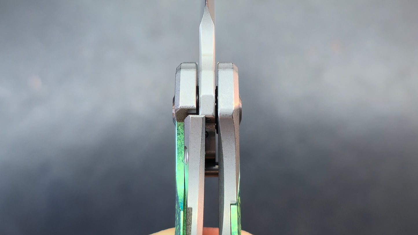 Kizer Topsail Green Titanium/Crystallized Titanium Handle M390