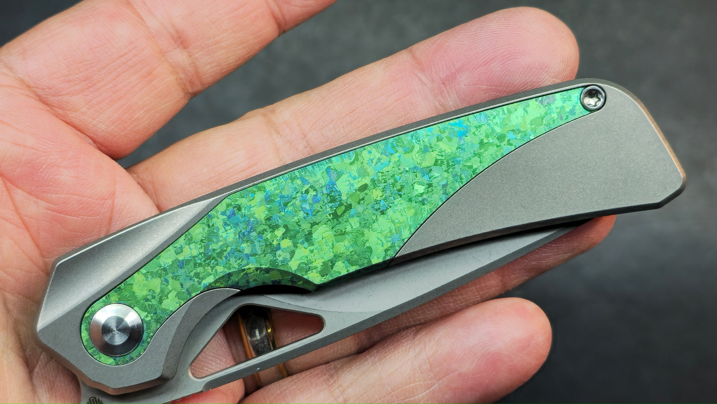 Kizer Topsail Green Titanium/Crystallized Titanium Handle M390