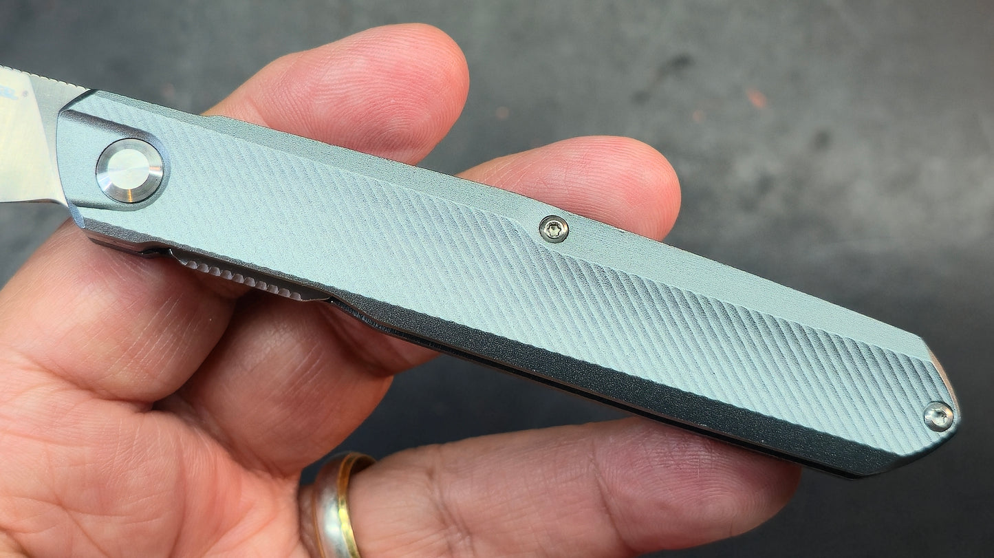 Real Steel G5 Metamorph Mk. II Green / Gray Textured Aluminum Handle 14C28N (NEW)