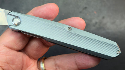 Real Steel G5 Metamorph Mk. II Green / Gray Textured Aluminum Handle 14C28N (NEW)