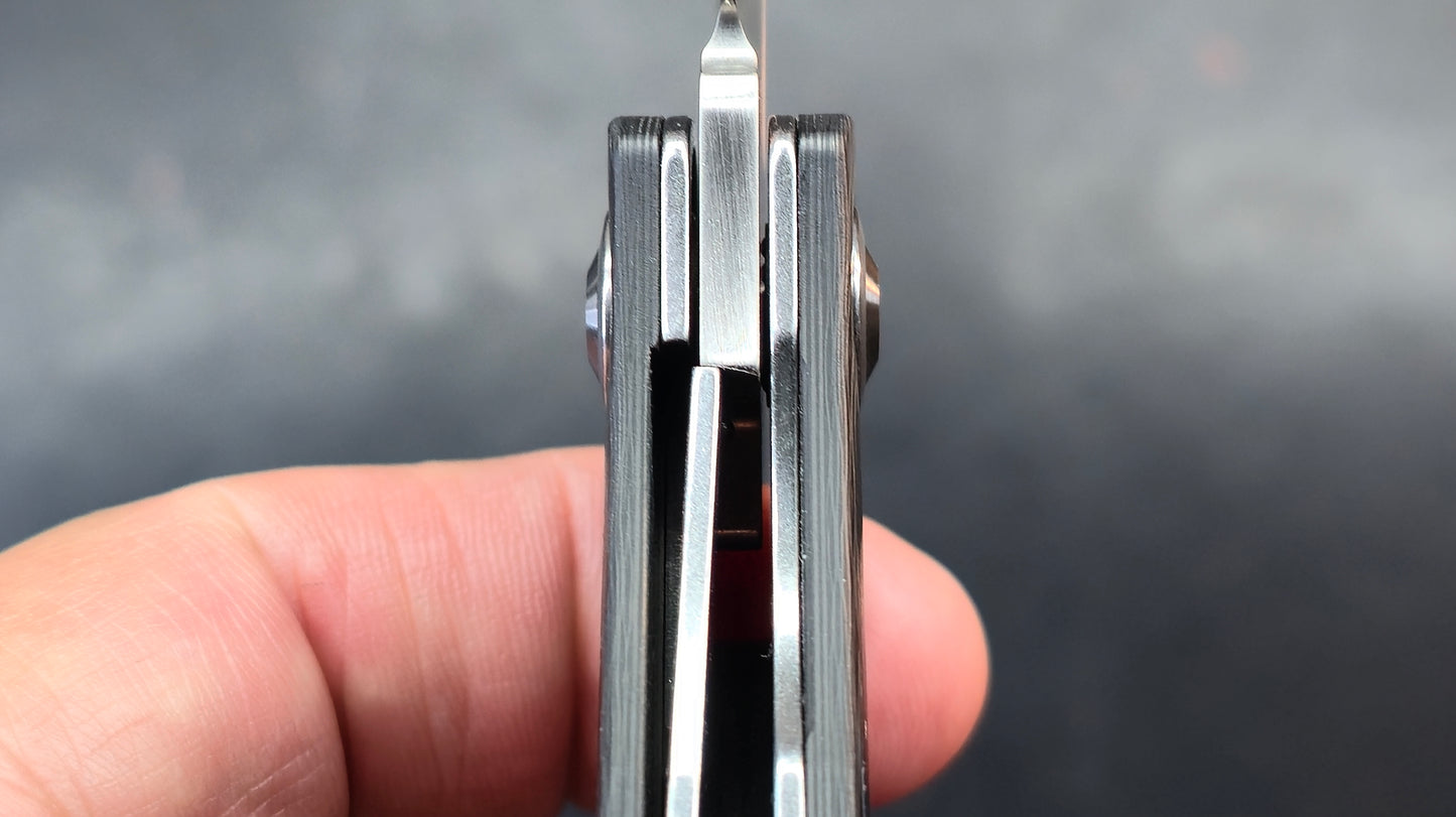 Kansept Mato Twill Carbon Fiber Blue/Black G10 Inlays 3.3" S35VN (DISCOUNT IN CART)