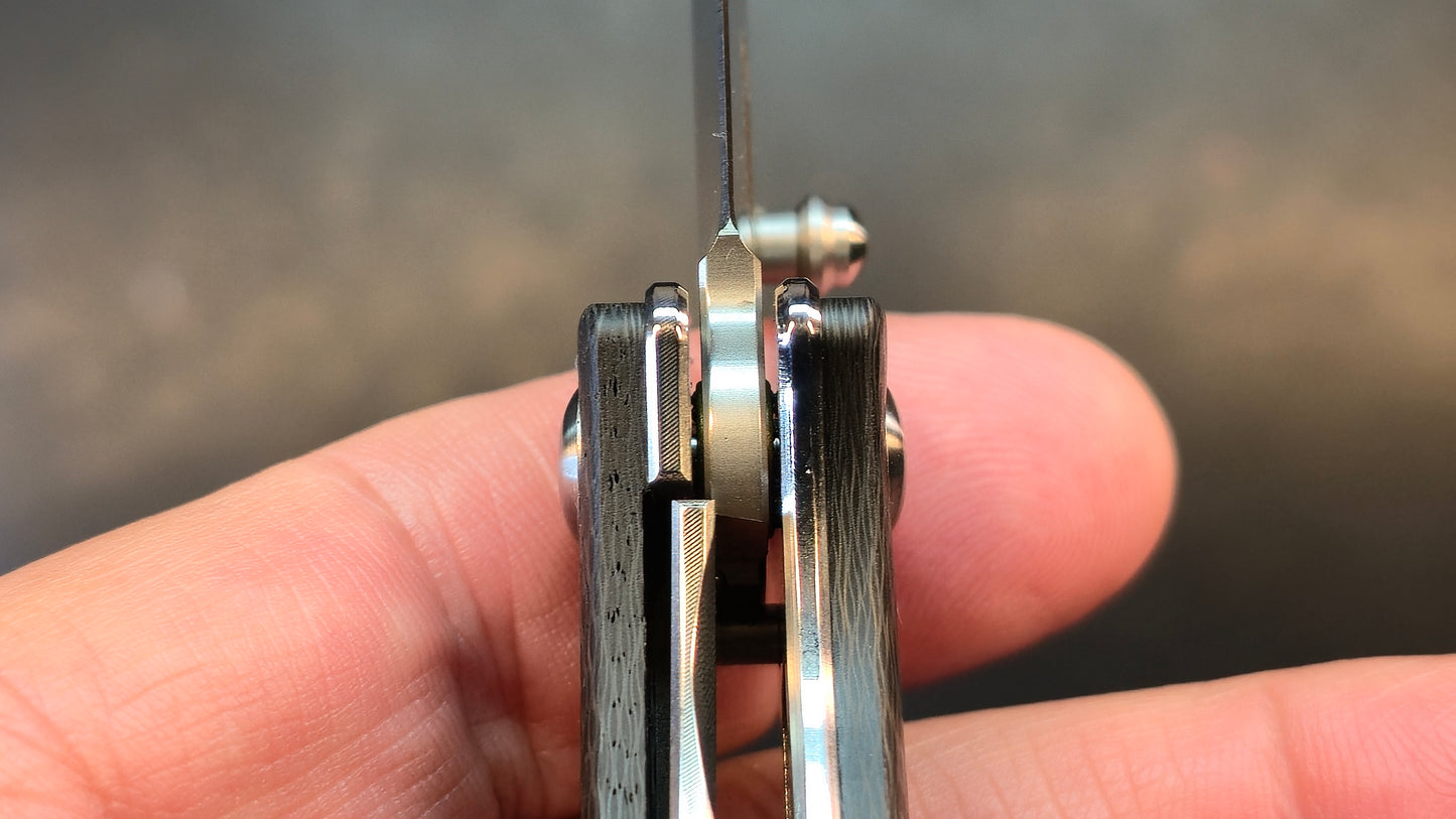 Kubey KU206 Carbon Fiber S35VN (NO BOX)