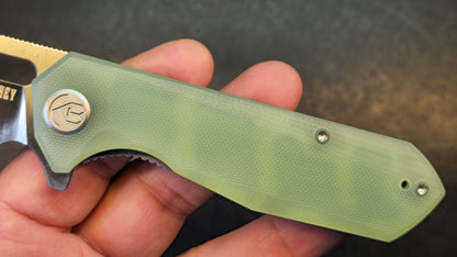 Kubey Atlas Liner Lock Folding Knife Jade G10 Handle 14C28N