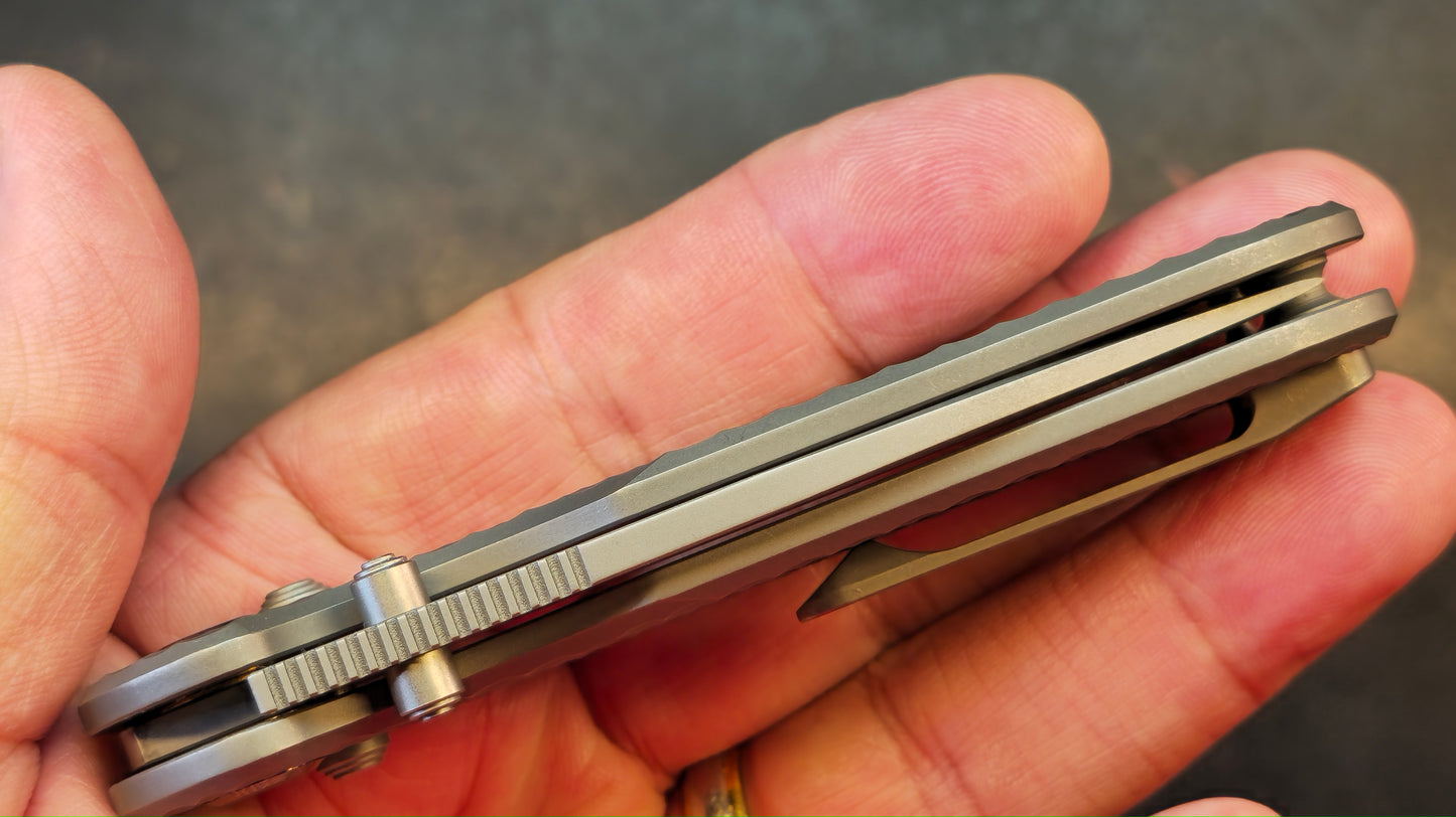 Geo Ethereal Cutter Gray Titanium Handle M390