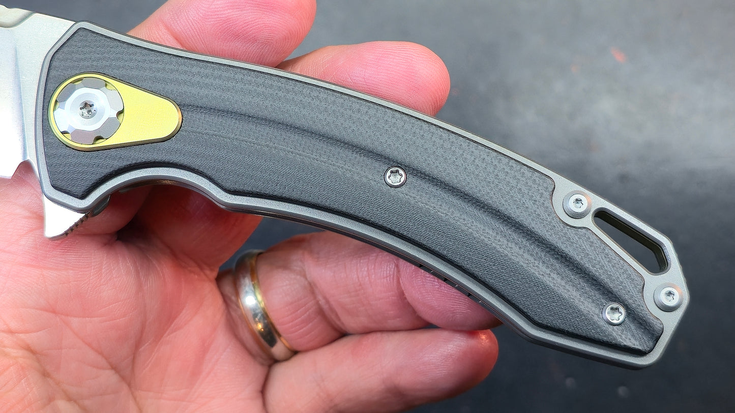 Maxace Balance 2.0 Yellow/Black G10 Handle M390 Blade (DISCOUNT IN CART)