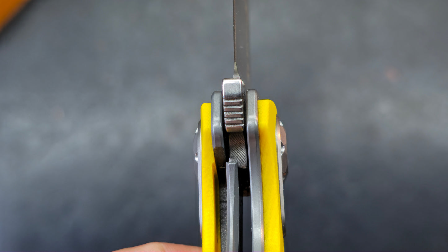 Maxace Balance 2.0 Yellow/Black G10 Handle M390 Blade (DISCOUNT IN CART)
