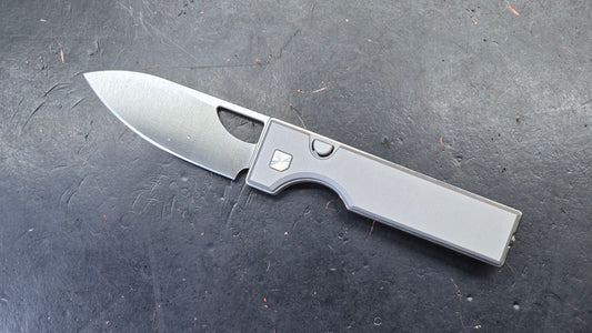 Kizer Little Ringbo Button Liner Lock Gray Aluminum Handle AEB-L
