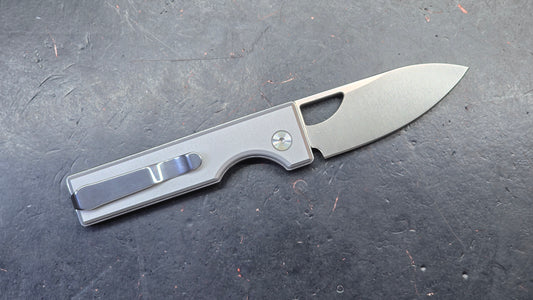 Kizer Little Ringbo Button Liner Lock Gray Aluminum Handle AEB-L