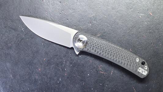 DREAMTECH D4389 Button liner lock Carbon Fiber VG-10