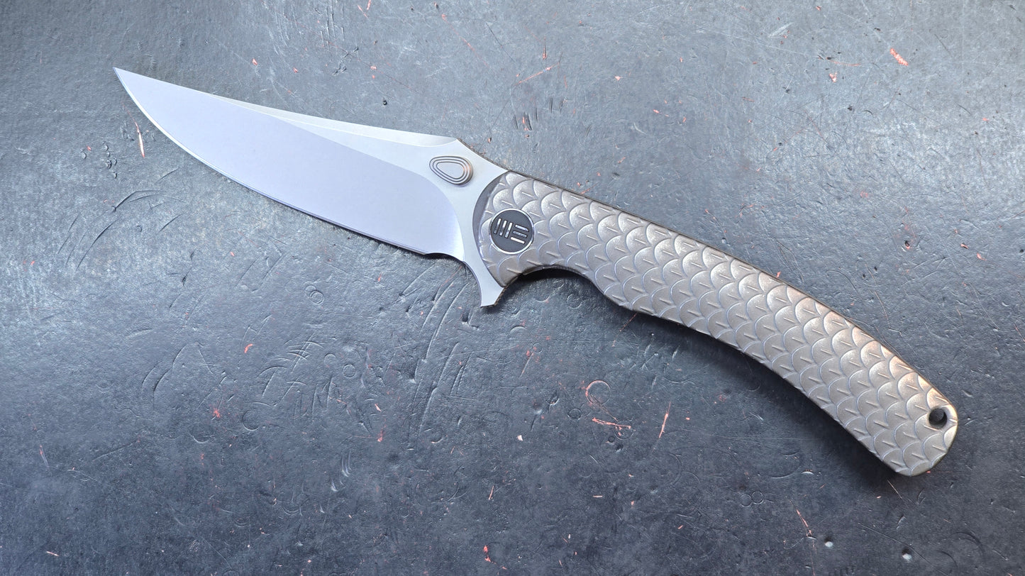 WEKNIFE Dracarys Purple & Golden/Gray/Black Titanium Handle M390 Limited Edition (DISCOUNT IN CART)
