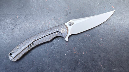 WEKNIFE Dracarys Purple & Golden/Gray/Black Titanium Handle M390 Limited Edition (DISCOUNT IN CART)