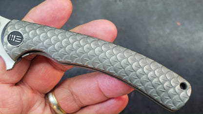 WEKNIFE Dracarys Purple & Golden/Gray/Black Titanium Handle M390 Limited Edition (DISCOUNT IN CART)