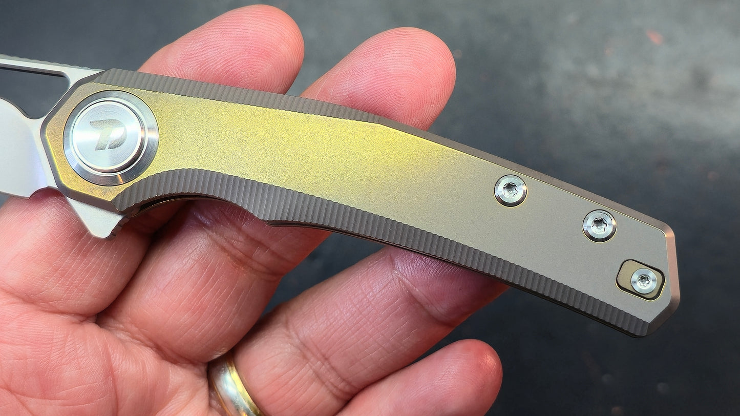 DREAMTECH D4281 Button Liner Lock Gray/Bronze Titanium M390 Blade (DISCOUNT IN CART)