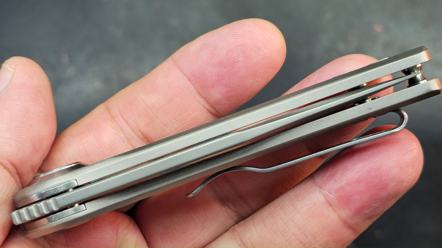 DREAMTECH D4055 Button liner lock Titanium handle D2 Blade