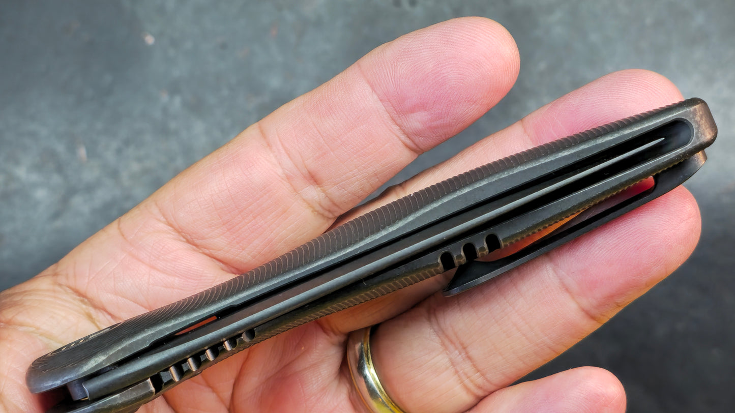 WEKNIFE Synergy 2v2 (INTEGRAL) Tiger Stripe/Black Titanium Handle 20CV