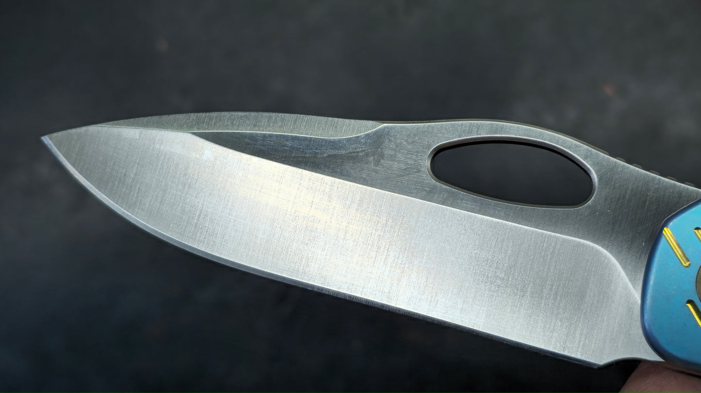 WEKNIFE Inmate Gray/Blue Raindrop Titanium Handle 20CV (DISCOUNT IN CART)