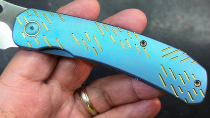 WEKNIFE Inmate Gray/Blue Raindrop Titanium Handle 20CV (DISCOUNT IN CART)
