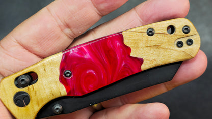 Bestechman Cicada's Wing Red Natural Stabilized Wood 10cr15MoV Black PVD