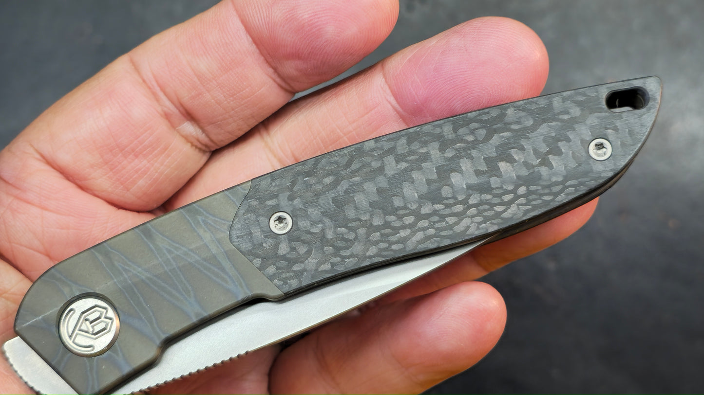 KB Spike Flame Ano Titanium w/ Twill Carbon Fiber M390