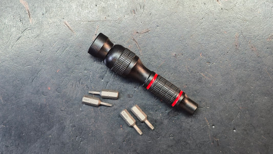 Bit driver (BUDGET VERSION) (KIT) with WIHA BITS (2 - T6) & (2 -T8) accepts 1/4" bits