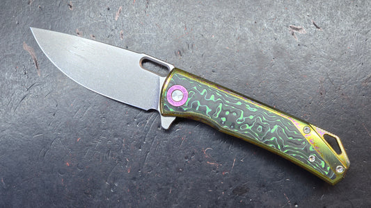 TWOSUN TS502 Anodized Titanium with Carbon Fiber Inlay M390 Blade
