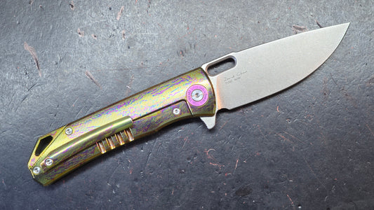TWOSUN TS502 Anodized Titanium with Carbon Fiber Inlay M390 Blade