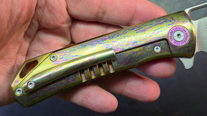 TWOSUN TS502 Anodized Titanium with Carbon Fiber Inlay M390 Blade